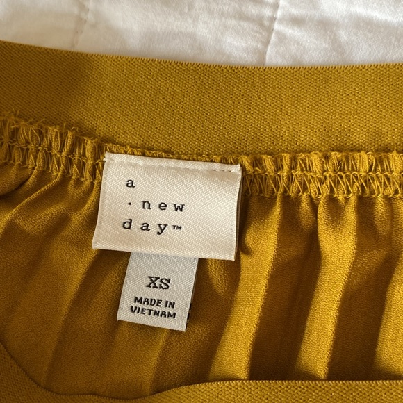 NWOT Target A New Day Mustard Accordion Pleated Midi A-Line Skirt Size XS - Picture 6 of 7